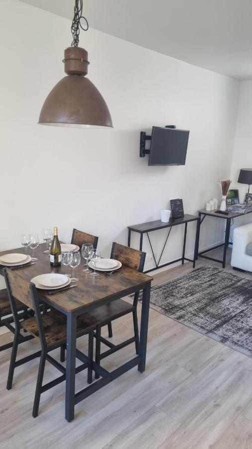 Appartement Luxueux Dans Maison Bourgeoise Parisienne 르발루아페레 외부 사진