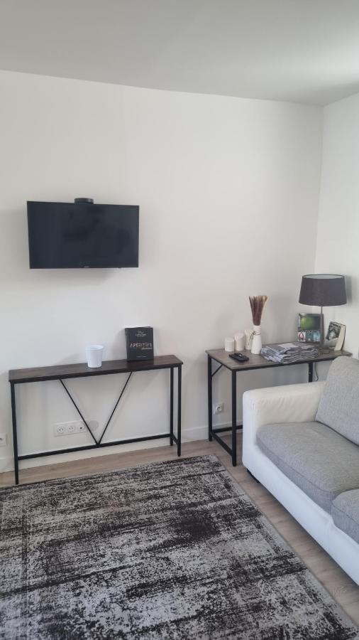 Appartement Luxueux Dans Maison Bourgeoise Parisienne 르발루아페레 외부 사진