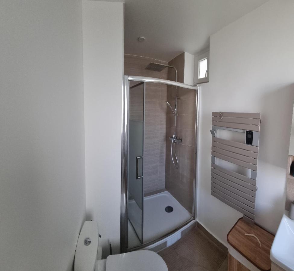 Appartement Luxueux Dans Maison Bourgeoise Parisienne 르발루아페레 외부 사진