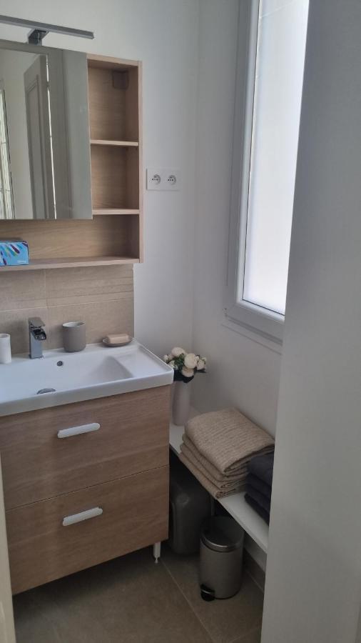 Appartement Luxueux Dans Maison Bourgeoise Parisienne 르발루아페레 외부 사진